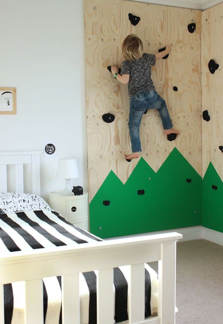 Klättervägg barnrum bygg själv DIY projekt spjälsäng plywood paneler