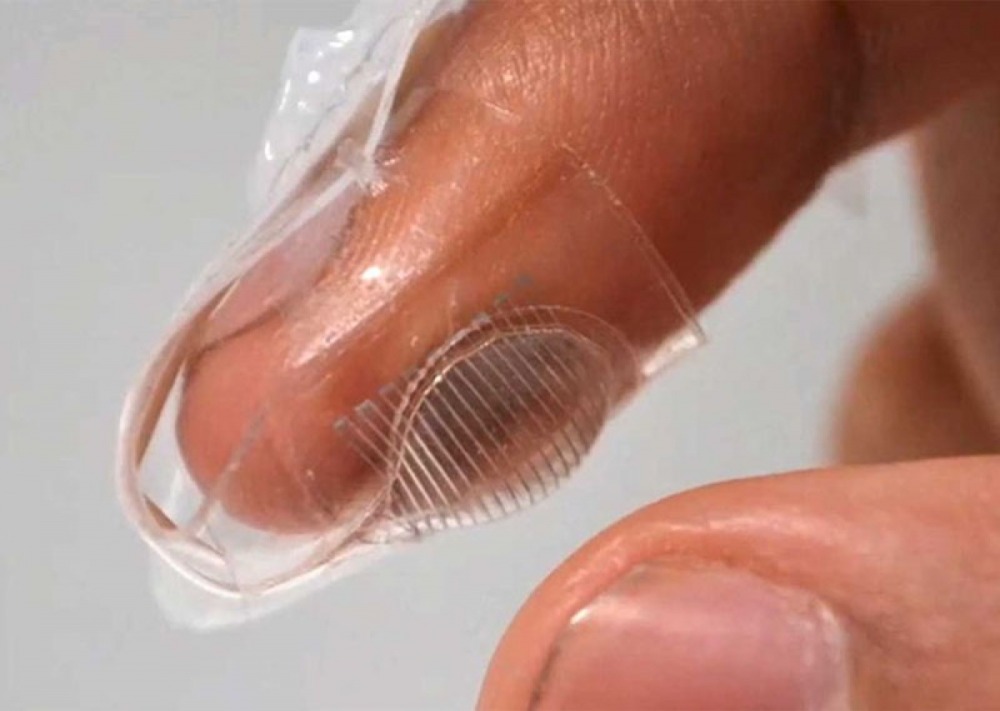 känna silikon med en sensor på fingret för innovativ virtual reality som en konstgjord hud