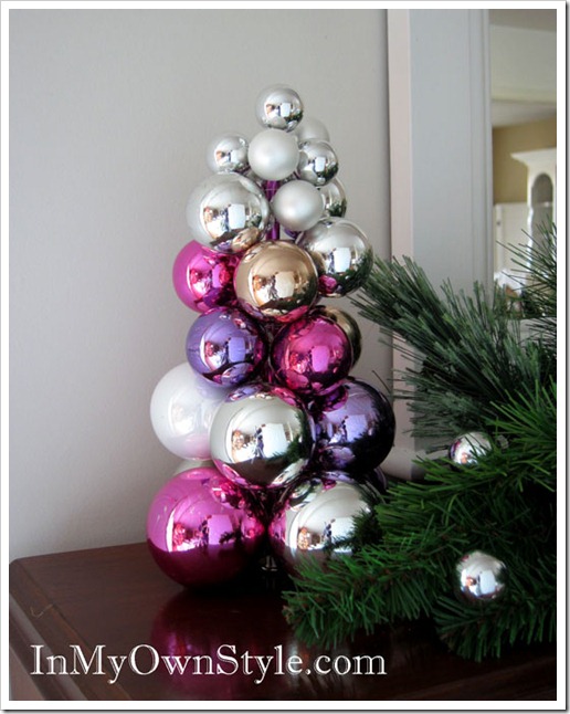Konstgjorda julgran-tinker-glasbollar