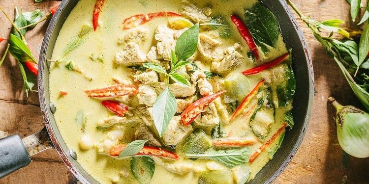 Förbered kalkoncurry med recept på kokosmjölk