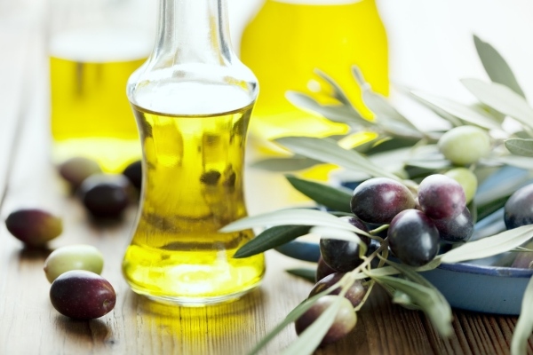 Använd oljor - olivolja till stekning - kalla rätter efter smak