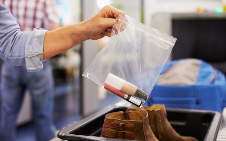 Packväskor -checklist-tips-vätskor-plastpåsar-flygplats