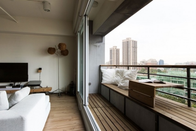 Designer-lägenhet-trä-klädda-balkong-utsikt-Taiwan-PMK + designers