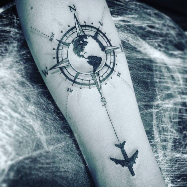 kompass tatuering jordklotplan