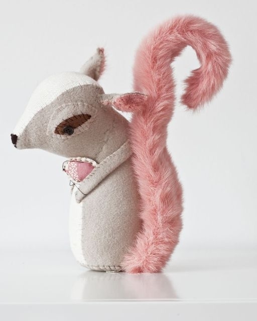 Flickrum rosa vit sissy marley squirrel plysch