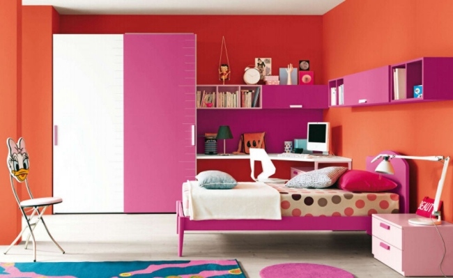 Design flickrum Klou Battistella rosa orange väggar