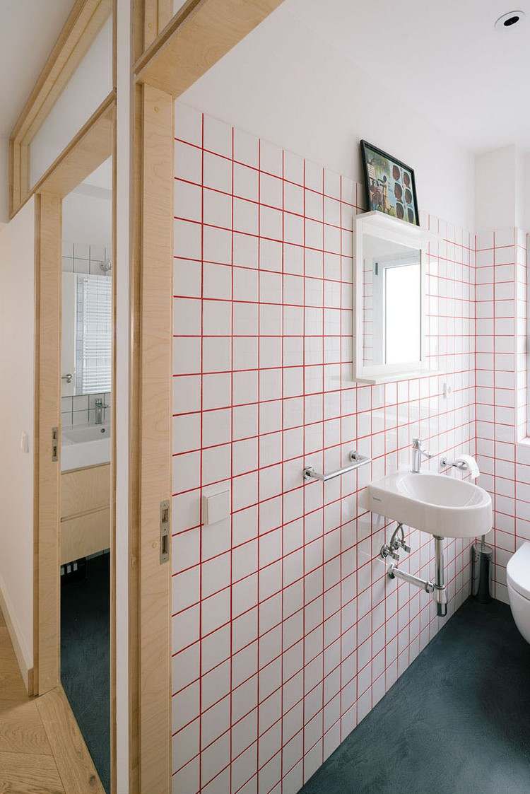 Injektionsfärgade-röda-badrum-väggbeklädnadsplattor