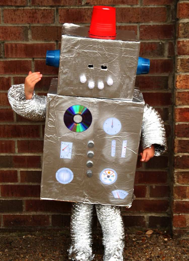 bra robot kostym barn tinker idé