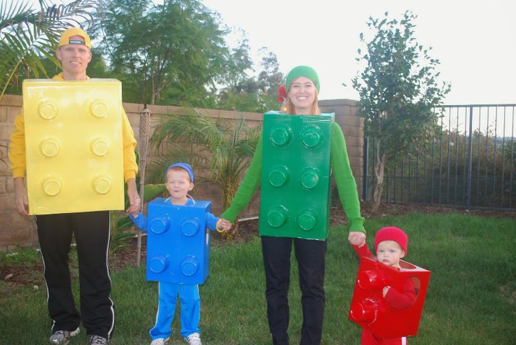 lego klossar familj kostymer gör ljusa färger själv