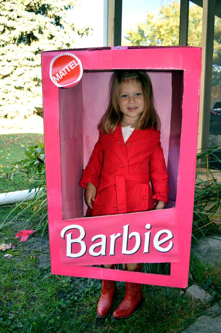 Barbie kostym flicka kartong rosa papper