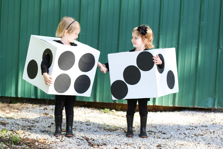 spel tärning kostymer barn enkel DIY idé