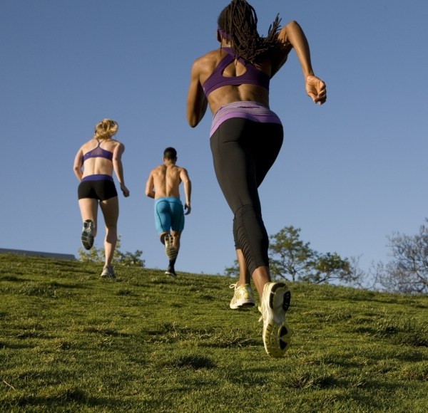 jogging sport hjälper till att gå ner i vikt styrka och uthållighetsträning