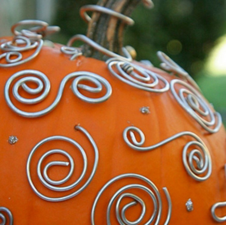 pumpa dekorera trådspiraler idé original halloween