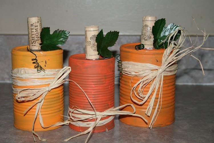bromsa-höst-pyssla-plåtburkar-måla-raffia-korkar