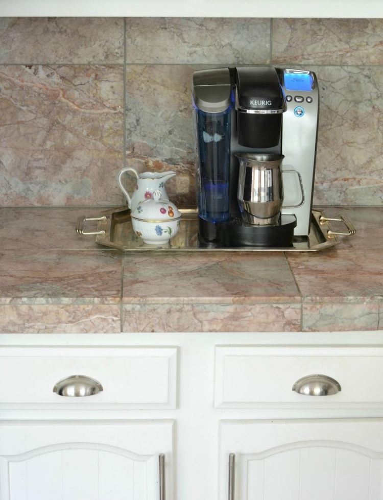 heminredning-idéer-gör-det-själv-lite-pengar-bricka-kök-kaffemaskin