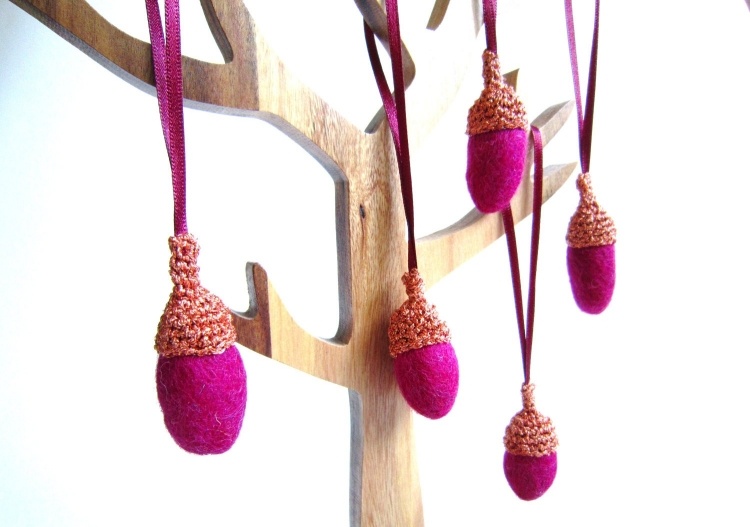 dekoration-höst-gör-det-själv-tinker-filt-ekollon-rosa-träd-trä-dekorativ-dekoration