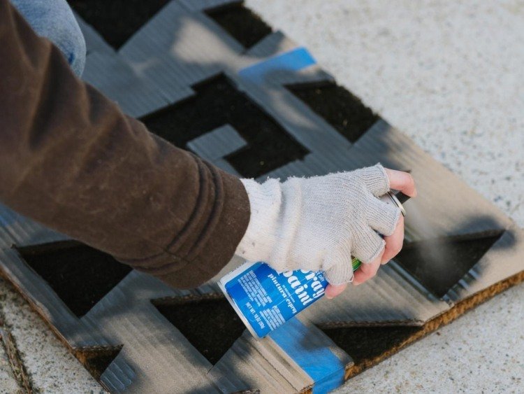 höst-dekoration-idéer-dörrmatta-anpassa-stencil-svart-spray-motiv-bokstäver