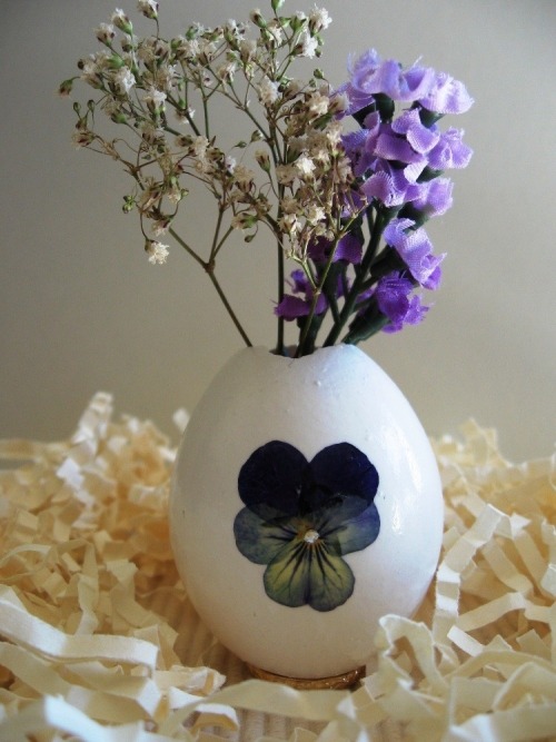 måla idéer för påskdekorationer för vas från äggskal