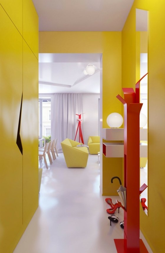 gul-modern-vägg-design-i-hallen-med-garderob