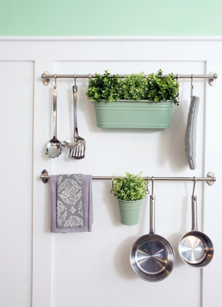 levande idéer kreativa hängande kokkärl blomsterlåda kök deco modern