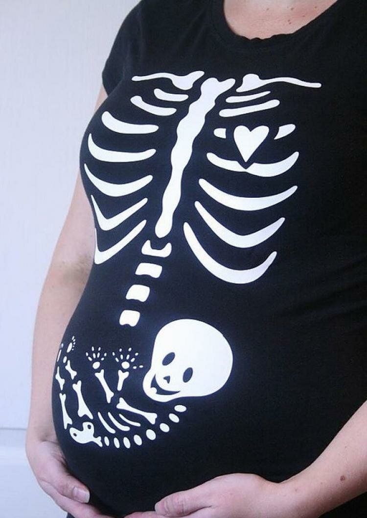 kreativ-design-t-shirt-röntgen-gravid-baby-skelett