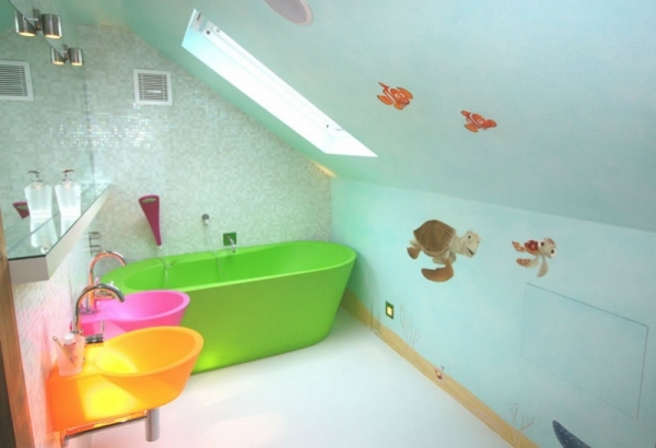 Levande idéer badrumsmöbler-neonfärger-handfat orange ljusgult badkargrönt