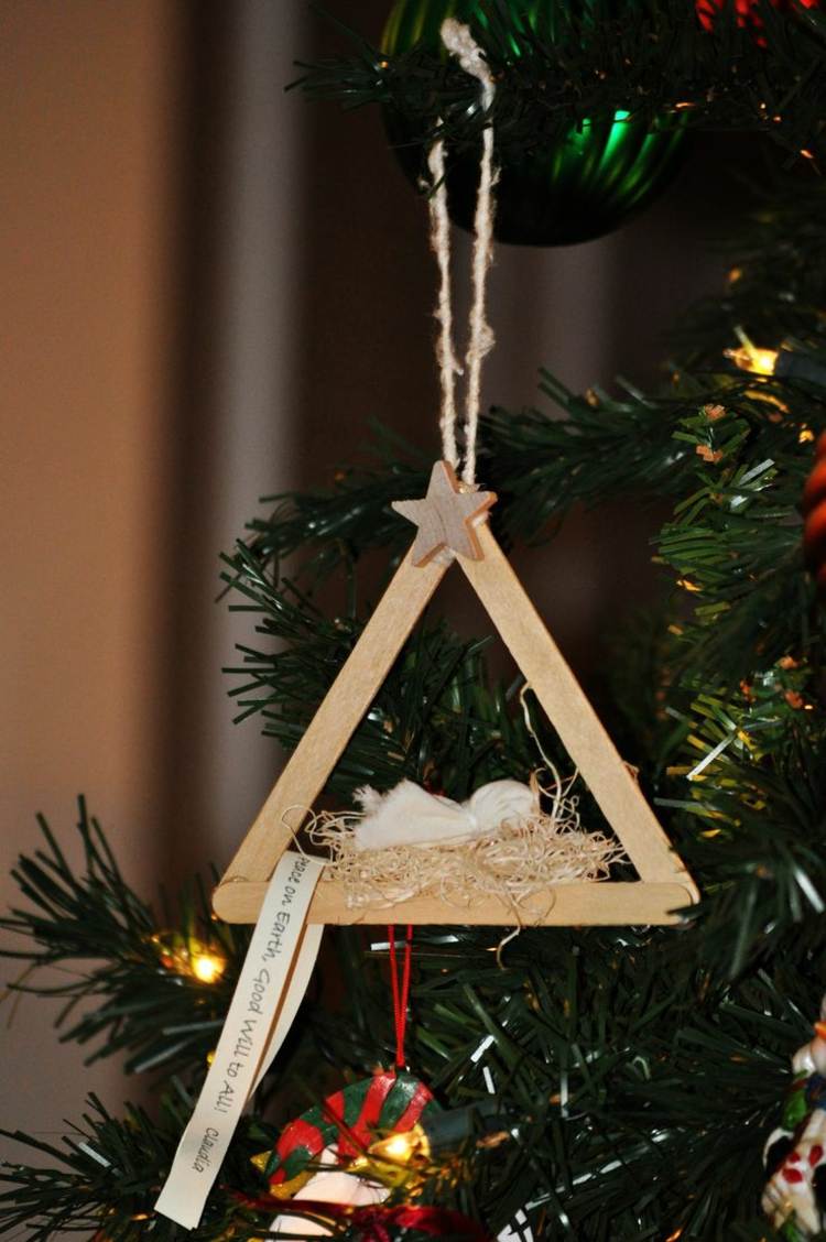 Barn krubba tinker hängningar glasspinnar julgranssmycken jesus