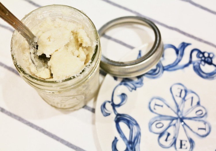 gör din egen kroppskalning naturligt hemlagade hemrecept hudvård idéer förslag tips ingredienser smörfett