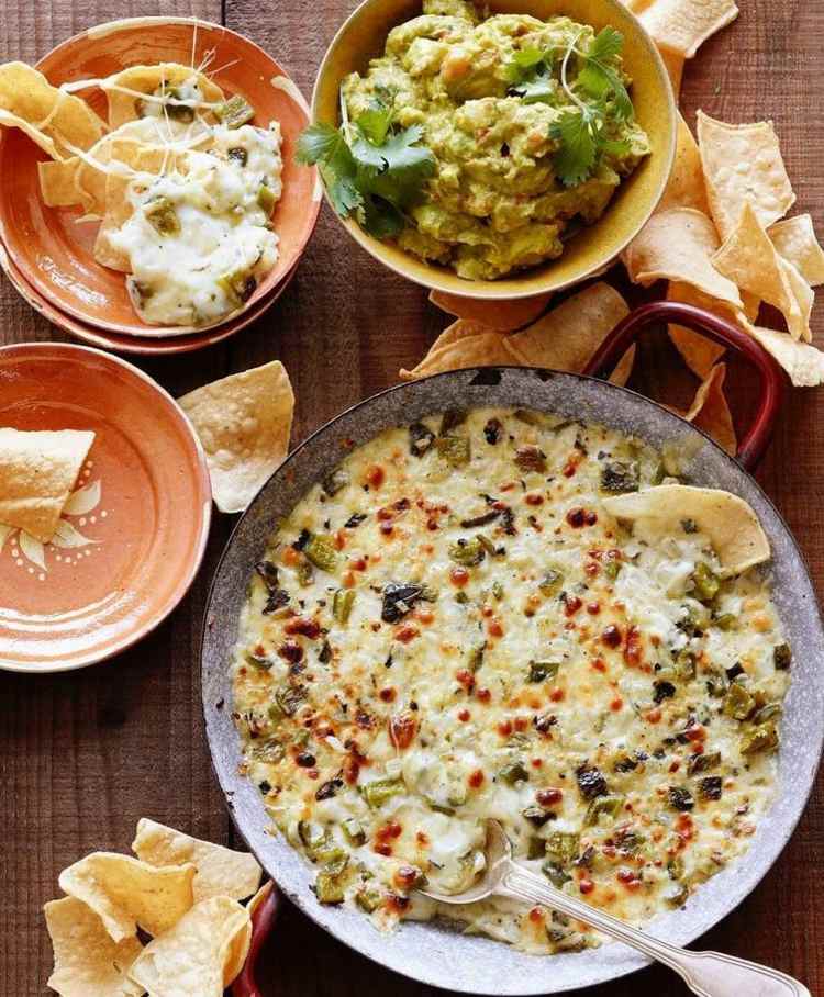 Ost-tallrik-servering-ost-dopp-guacamole-behållare-skålar-keramiska-tortilla-chips-persilja-dekorera-grönsaker-11