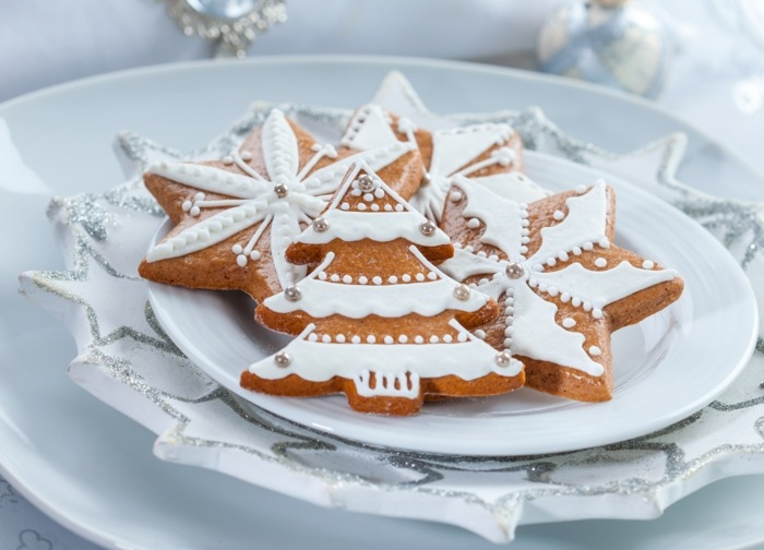 Pepparkakor Julgran Keramiska tallrikar
