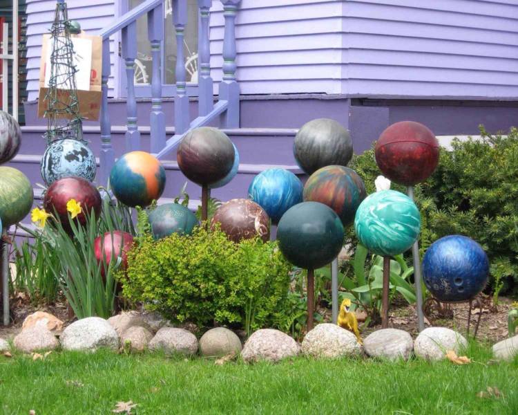 Gör bollar trädgård blomsterrabatt dekoration själv