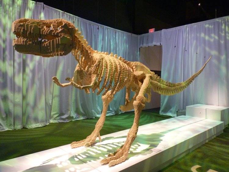 bygg-konst-ur-lego-dinosaur-t-rex-skelett