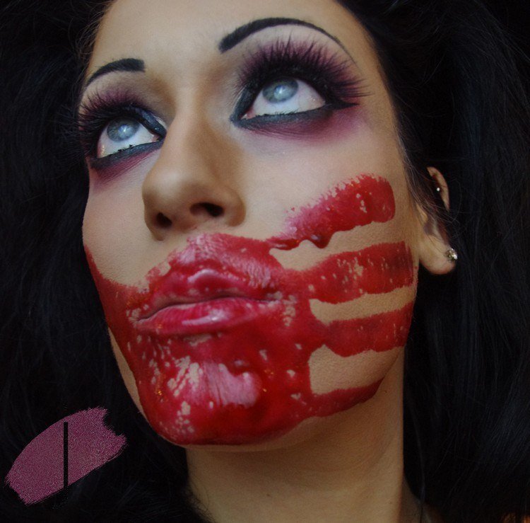Make-up-fake-blood-do-it-yourself-make-up-bloody-handprint-mouth