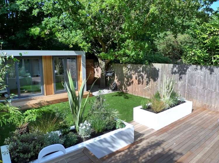 konstgräs-trädgård-terrass-modern-trädgård-design-design-rabatt-trä golvbrädor
