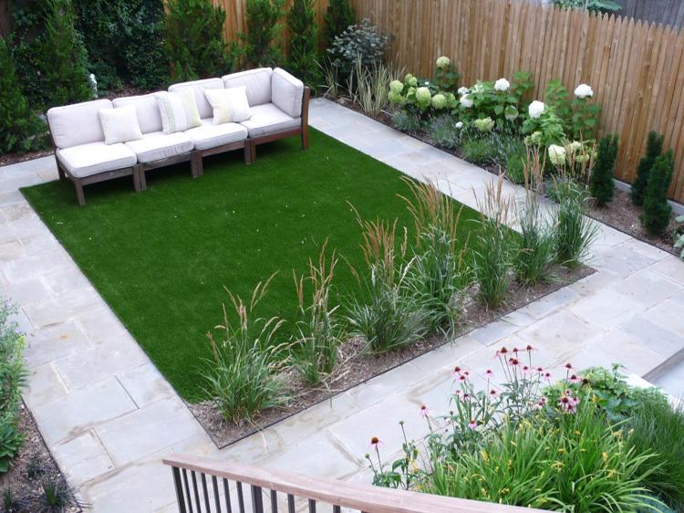 Konstgjord gräsmatta-trädgård-terrass-modern.Privacy-protection-staket-trä-sittplatser