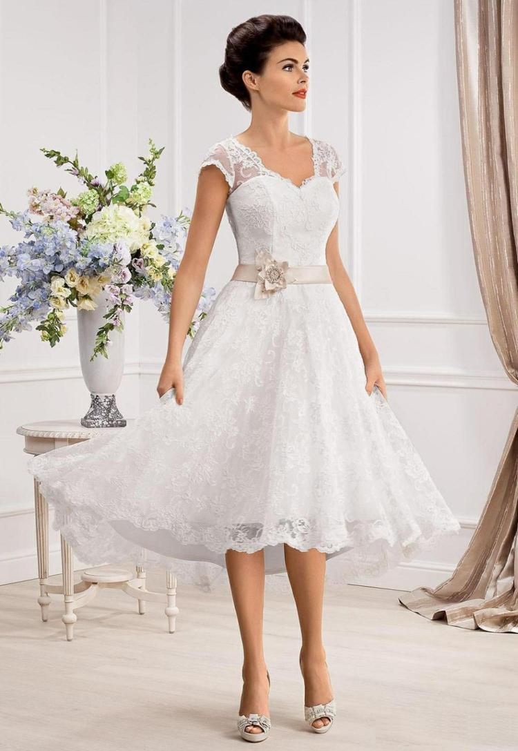 korta bröllopsklänningar-en-linje-prinsessa-spets-ärm-updo