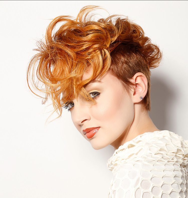 kort hår-stilar-underskuren-sidecut-pixie-färg-orange