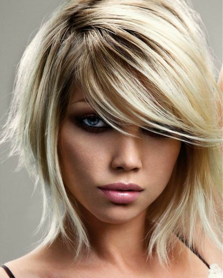 korta frisyrer för kvinnor bob casual lugg idé blont hår