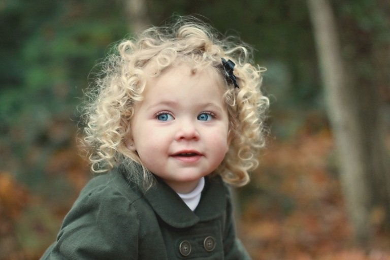 Korta frisyrer tjejer 2019 lockar 3 år småbarn