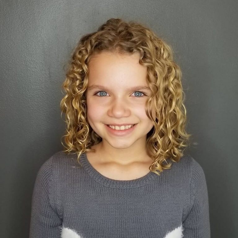 Korta frisyrer tjejer bilder barns frisyrer 2019 lockar