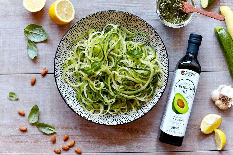 bästa olja för stektips tillagningsmetod fett vegetabiliskt vegetariskt päronsmör smörflaska avokado olja avokado grönsaker
