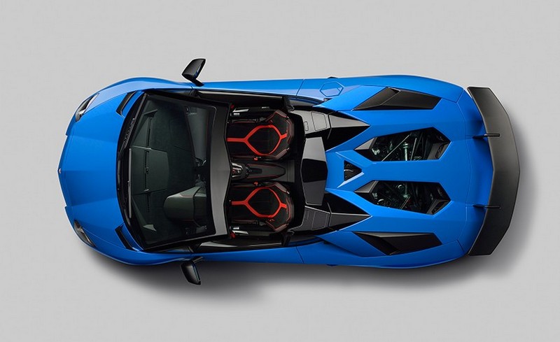 Lamborghini-Aventador-LP-750-blå-färg-röda-säten