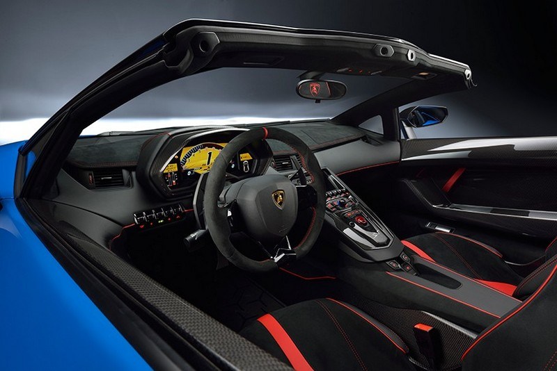 Lamborghini-Aventador-LP-750-sits komfort-inuti-styrning-ny