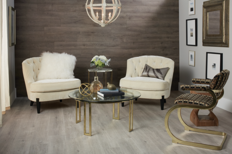 Limma mörkbrunt träoptik på väggen med laminat och möblera fina möbler