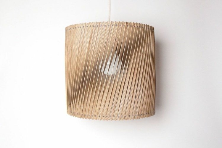 spiralform lampskärmslister design plywood belysning glödlampa