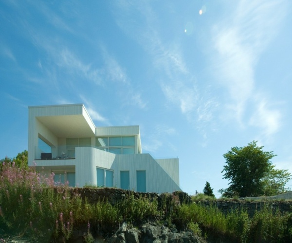 modern fasad av ett minimalistiskt hus