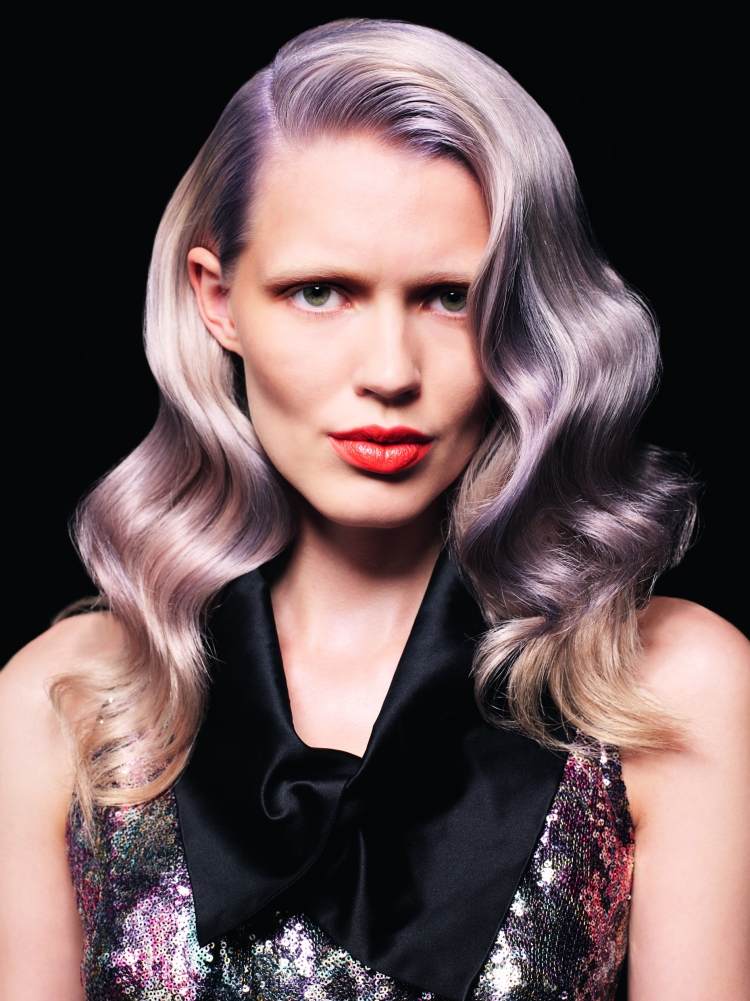 långa frisyrer-2015-färg-violett-vågor-retro-georgia-may-jagger