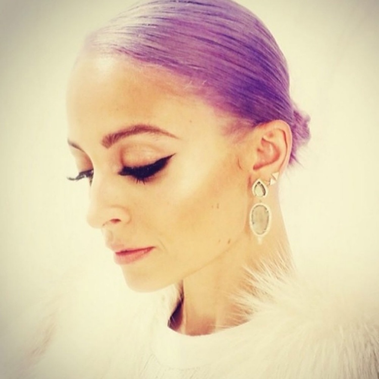 långa frisyrer-2015-färg-violett-nicolerichie-elegant-tillsammans-snygg
