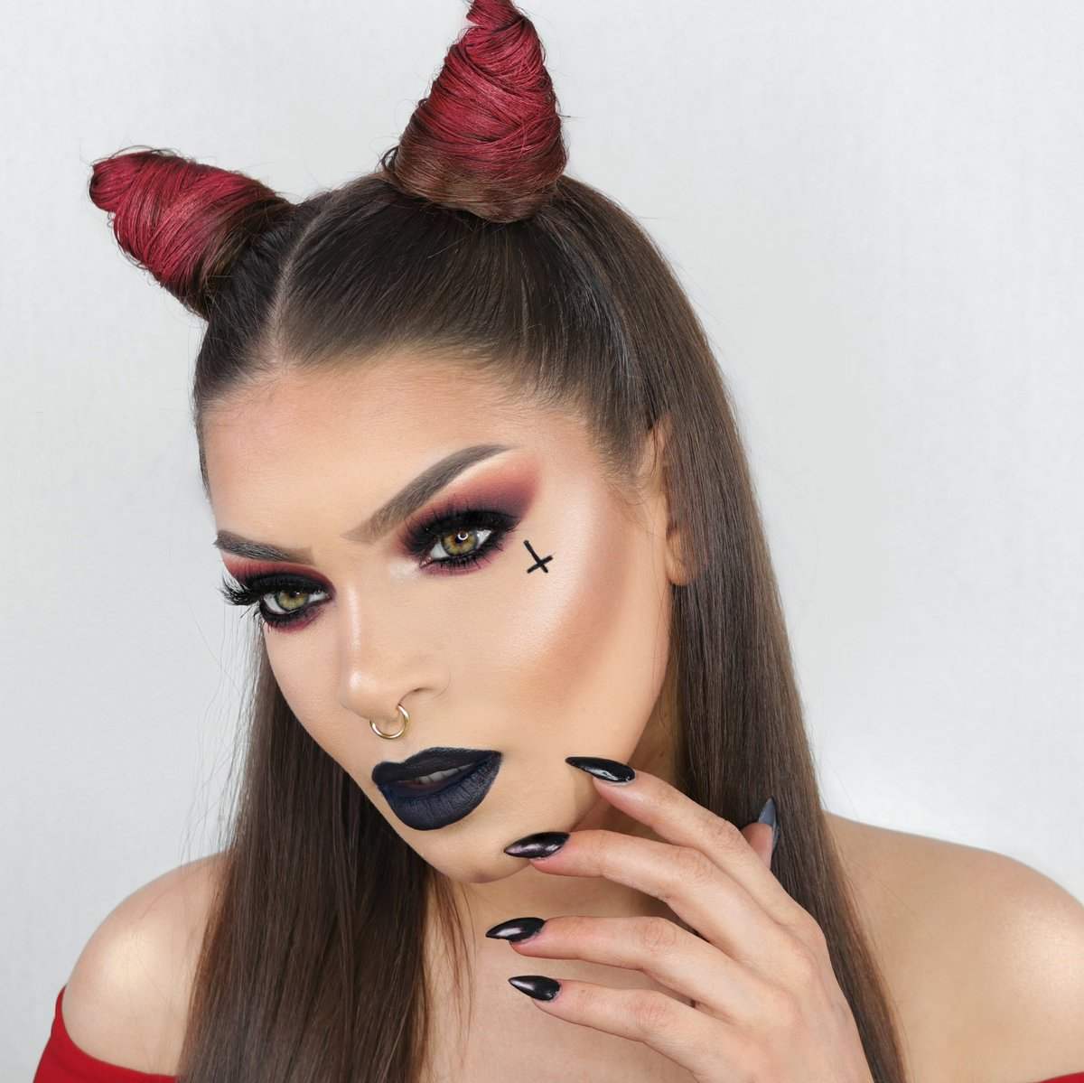 Devil Make-Up Women Black Lipstick Smokey E