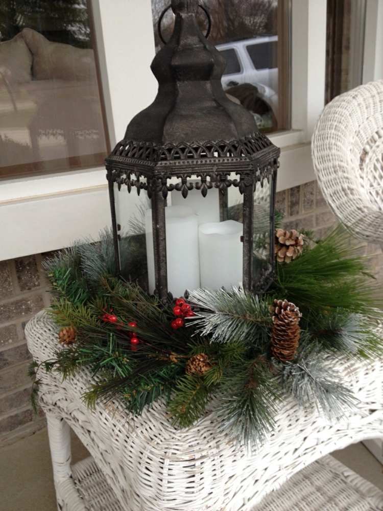 lykta dekorera jul hantverk arrangemang av gran grenar vintage